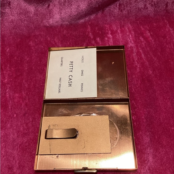 Vintage 1950’s CACHÉ Money compact - Picture 4 of 5